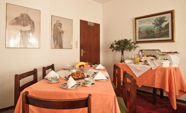 Hotel Corona Frankfurt am Main Szoba fotó